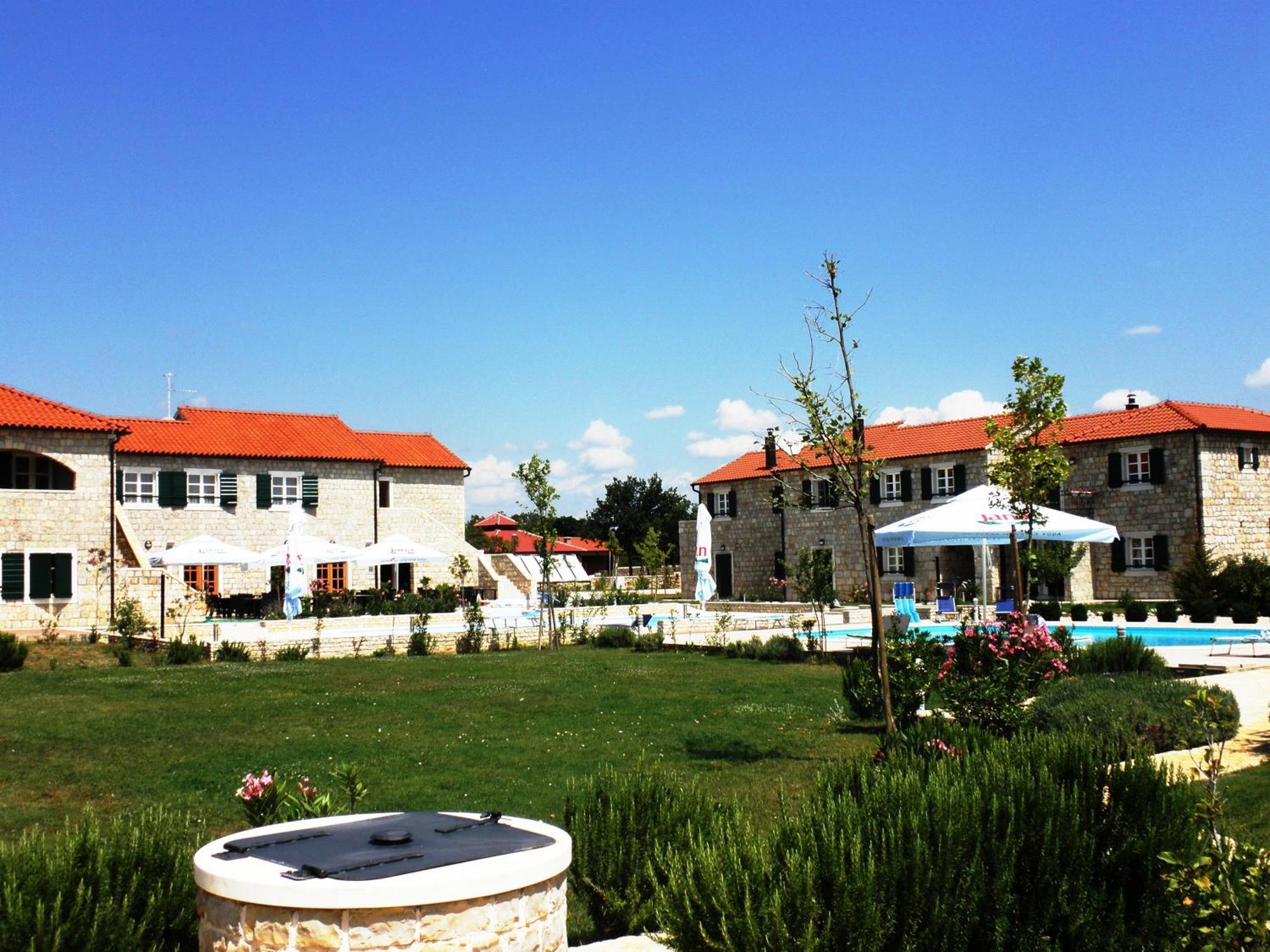 Hotel Pansion Skelin Drinovci Exterior foto